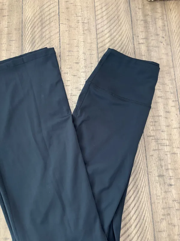 Amazon basics boot cut leggings - Image 2