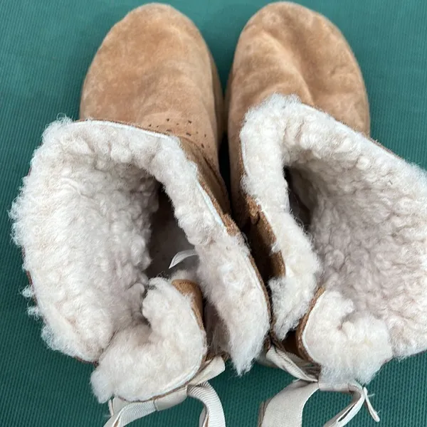 UGG Boots Womens Dae Sunshine Bailey‎ Bow Ankle High Fur Brown size 6 - Image 7