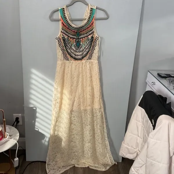 Lulumari Women Maxi Dress Lace Tribal Embroidered High Low Cream Size Medium - Image 2