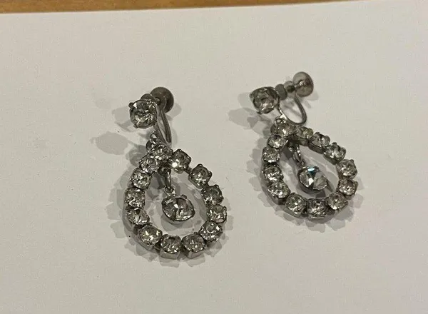 Signed Coro Vintage Silver Tone Screw On Non Pierced Dangle Drop Earrings - Image 10