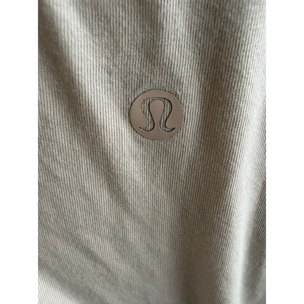 Lululemon Pink V Neck Short Sleeve T‎ Shirt Athleisure Athletic Top Womens - Image 4