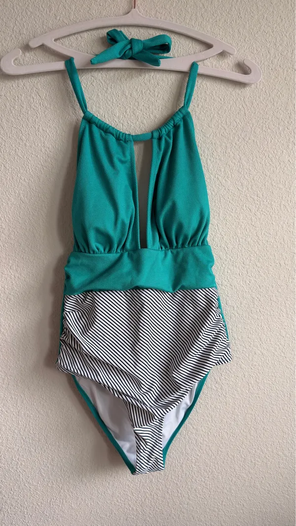 Cupshe Aqua Textured Halter One Piece Swimsuit - Image 3