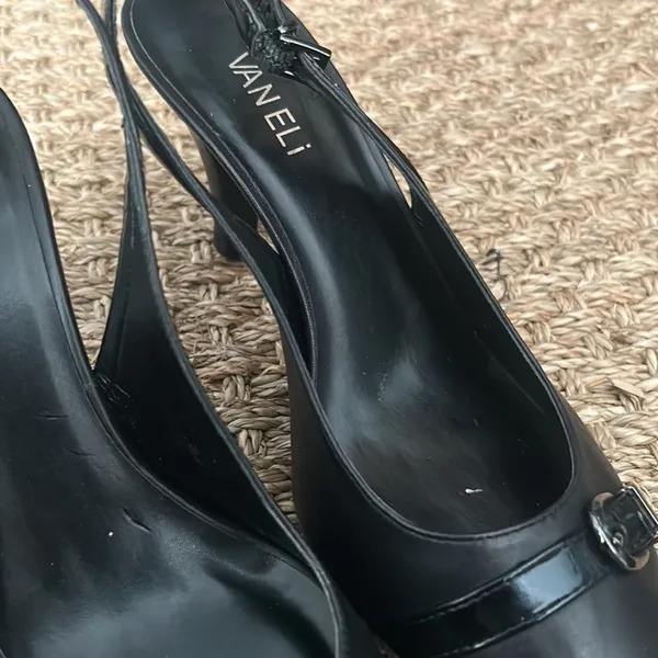 VAN Eli Black Clasp Kitten‎ Heels Size 9 - Image 2