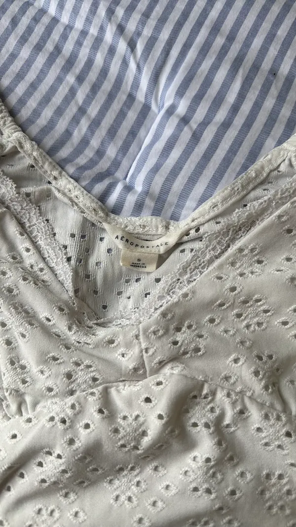 Aeropostale White Top - Image 2