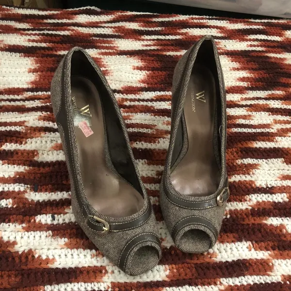 Worthington Office Siren Core Brown Plaid Hereingbone open peep toe heels pumps buckle -7M Great condition - Image 2