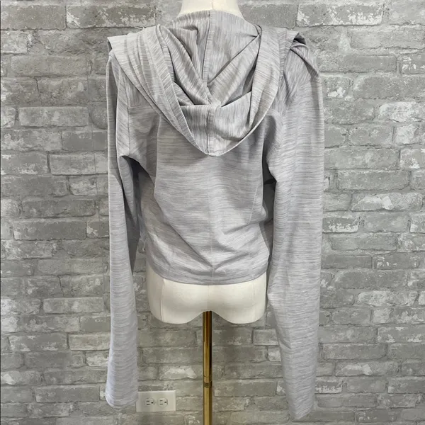 ZYIA Gray Yoga Shawl - Image 6