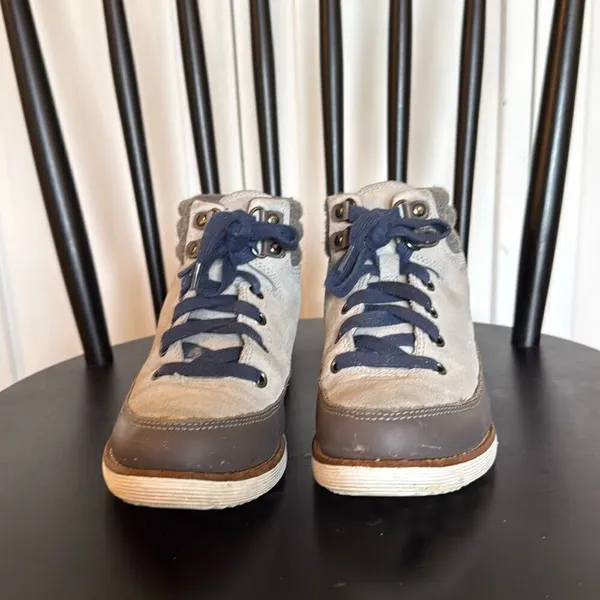 Cole Haan Grand Os waterproof hiking bootie size 6 - Image 3