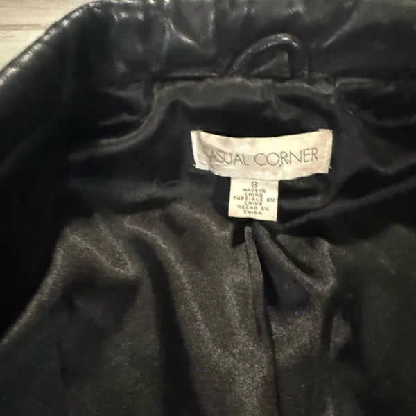 Casual Corner 90s women’s black leather blazer jacket size Small - Image 3