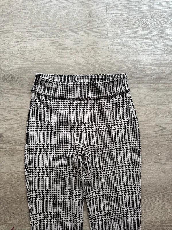 Alo High-Waist Glenplaid Flutter Yoga Pants - Image 5