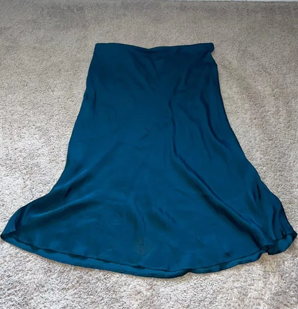 Turquoise Satin MIDI Skirt - Image 2