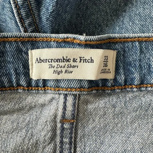 Abercrombie & Fitch 33 /16 Short Jean denim Curve Love Loose Short 5" Inseam - Image 3