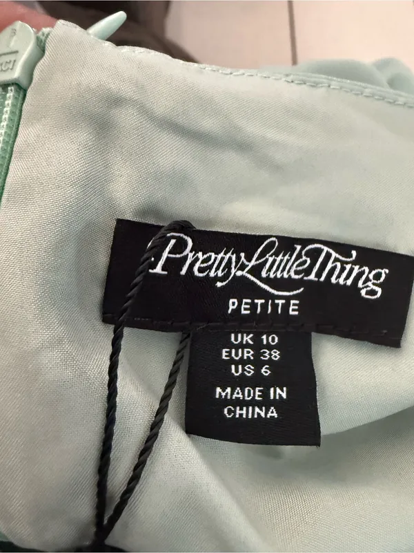 PrettyLittleThing PETITE GREEN BUTTON DETAIL FLOWY CHIFFON MINI DRESS Size 6P - Image 6