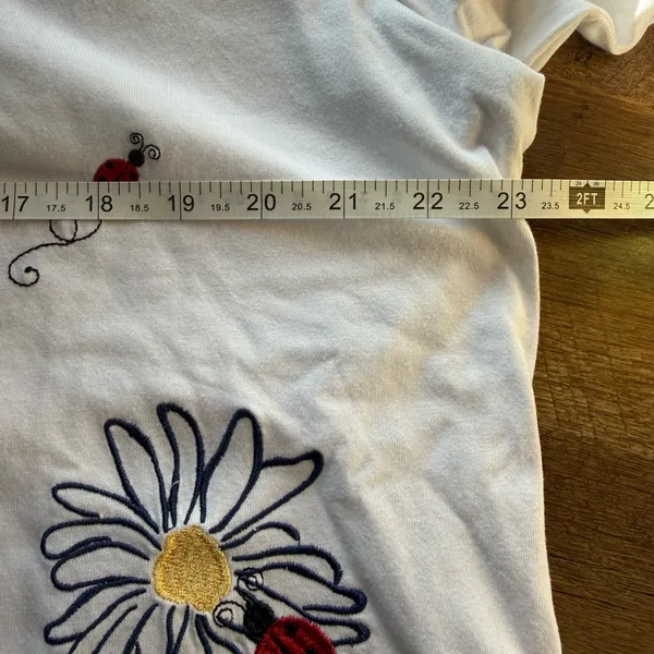 C&K Designs Shirt Size XL flower Ladybug embroidery White Top - Image 7