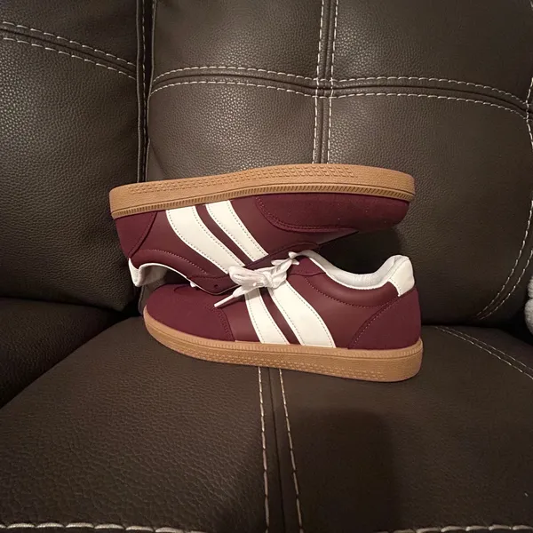 Burgundy and White Women's Sneakers size 41 - Image 4