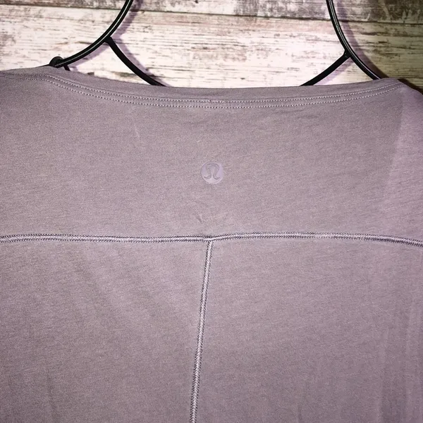 Lululemon lavender purple top slit sides active wear everyday wear size …​​ - Image 5