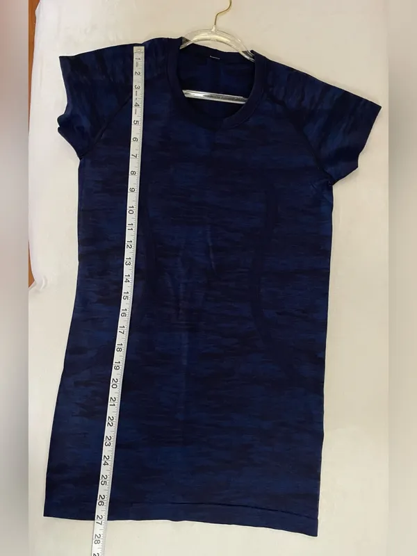 Lululemon Swiftly Navy & Black Short-Sleeve Tee Size 6 - Image 7