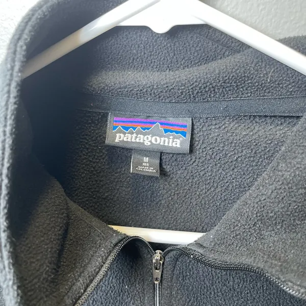 Patagonia Women's Black Fleece Half Zip Pullover‎ Size Medium - Image 3