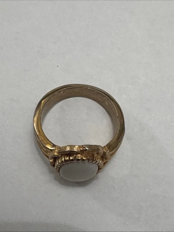 Gold-Tone Ring with White Oval Stone - Elegant Women's Jewelry - Image 5