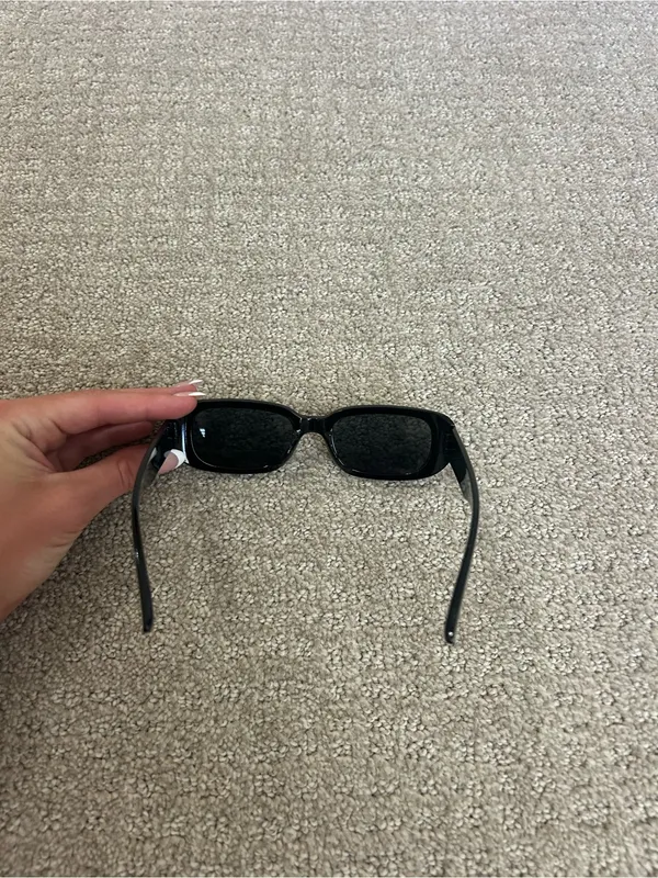 Black Retro Sunglasses - Image 2