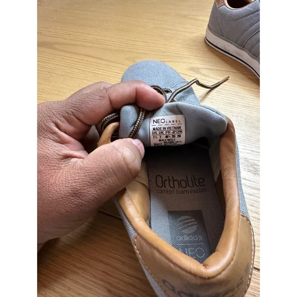 Adidas 7.5 Gray Canvas Sneakers Brown Accents Casual Stylish Footwear Mens - Image 12