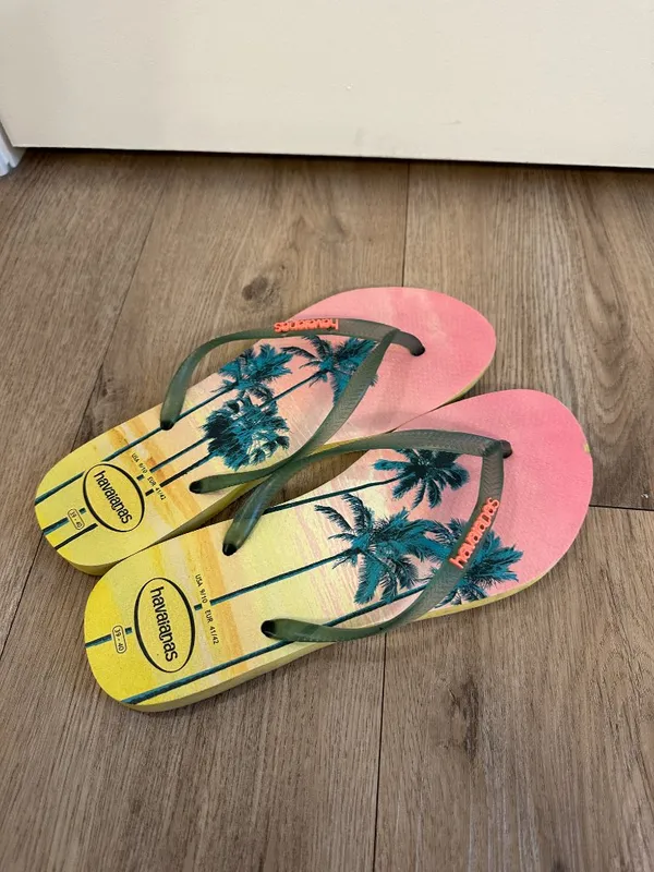 HAVAIANAS Pollen Yellow Palm Flip Flops Size US 9/10 - Image 4