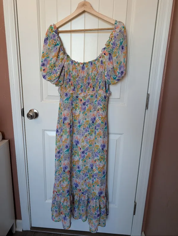 Astr The Label Floral Ballon Sleeve Midi Dress Medium Purple/White - Image 2