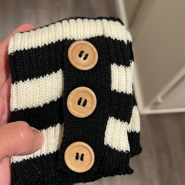 Sweater knit leg warmers - Image 2