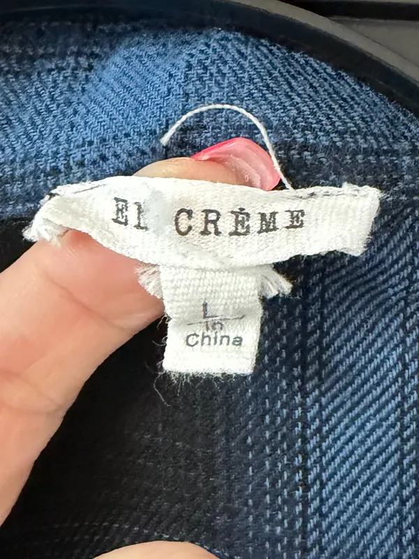 En Creme Plaid Button - Image 3