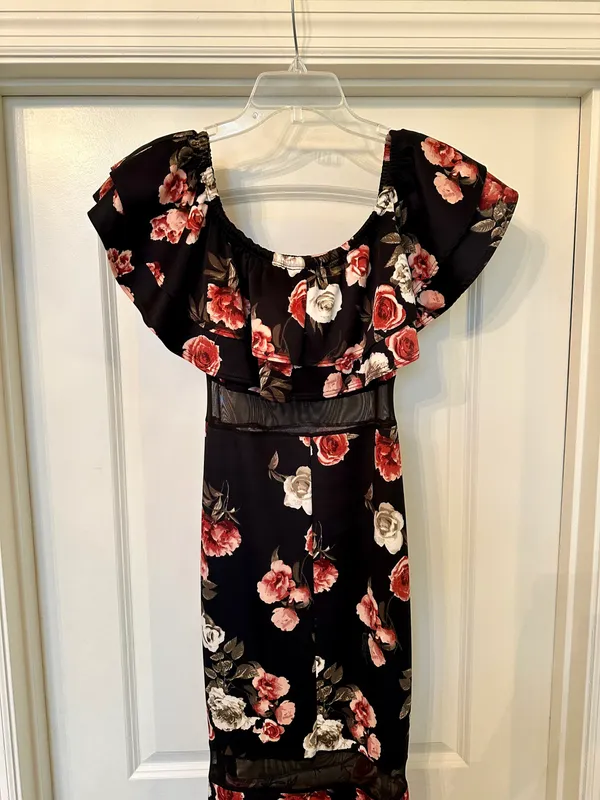 Minette - STUNNING Black and Floral Fit & Flare Off The Shoulder Dress! - Image 7