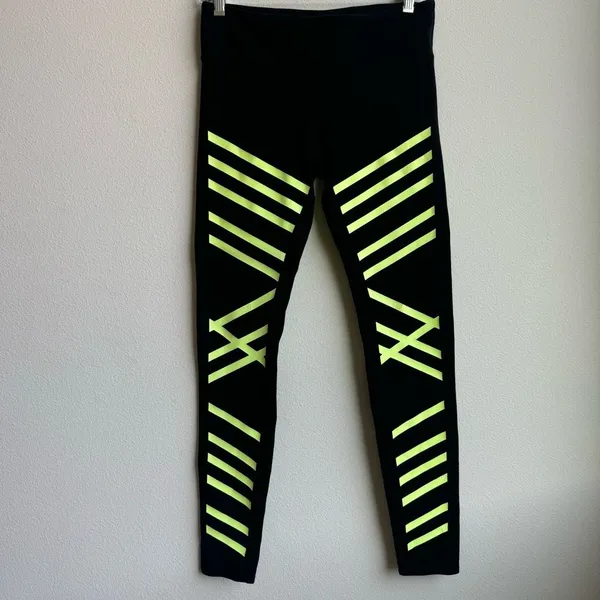 ALO Yoga Airbrush Glow In the Dark Stripe Bandage Legging Black Size Medium - Image 3