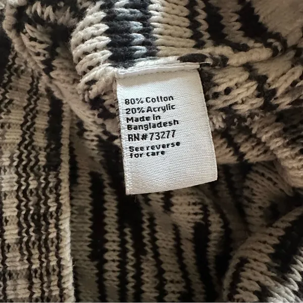American Eagle Outfitters Black and White Cowl Neck Sweater - Image 3