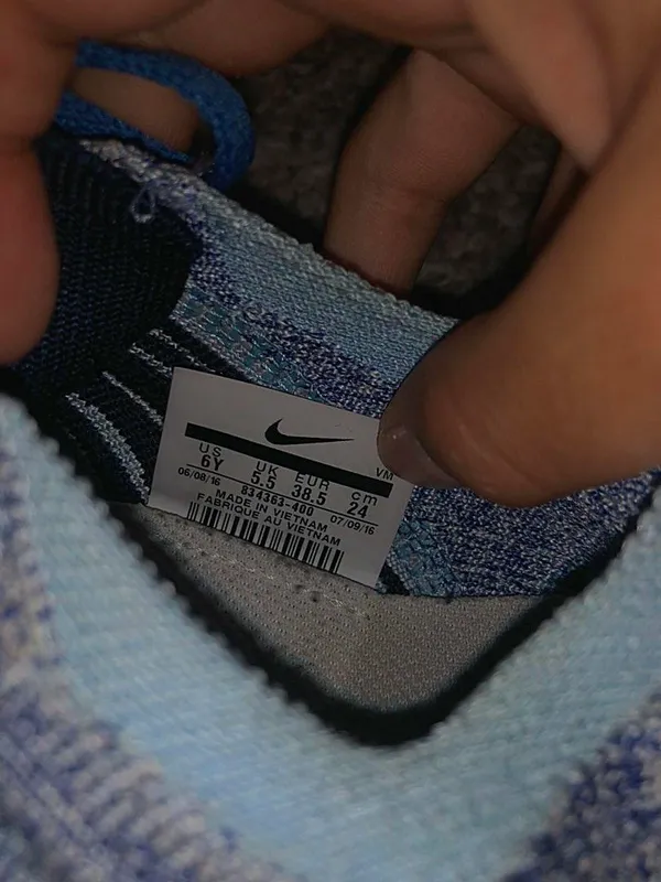 Nike Fly Knit Running Shoe - Image 3