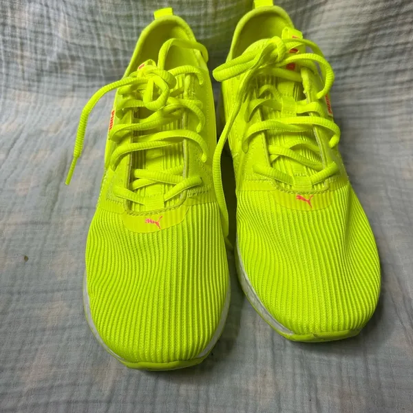 Neon Yellow Puma Running Shoes Soft Foam - Image 3