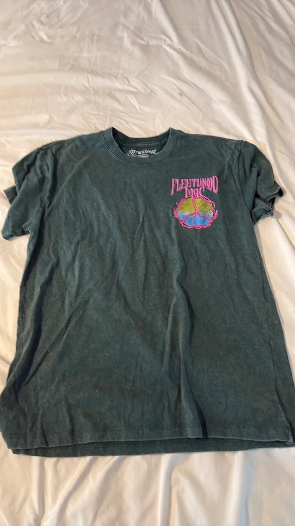 Walmart Green fleet wood mac graphic tee - Image 2