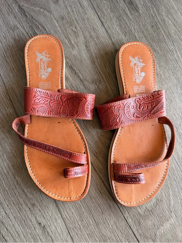 Artesanias Camila Huarache tooled Leather sandal Boho Hippie VTG Mexican style - Image 2