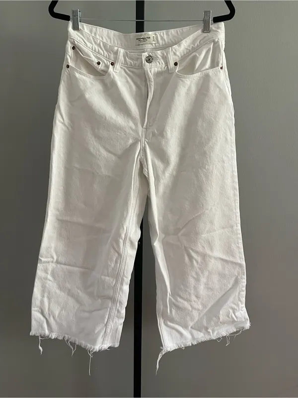 Abercrombie & Fitch High Rise Cropped Wide Leg Jean Size 30 - Image 2