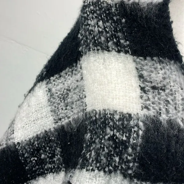 Source Unknown SCARF Chunky Plaid Black and White with fringe - Image 4