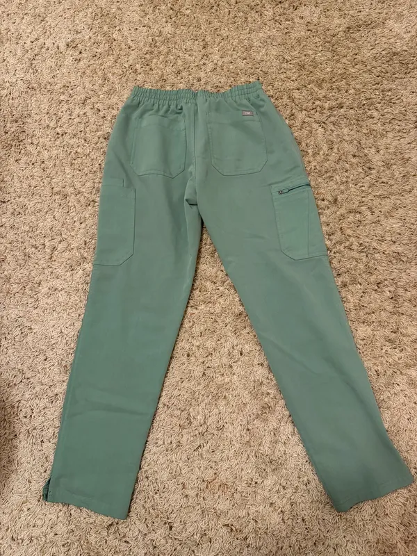 FIGS Scrubs Set - Image 5