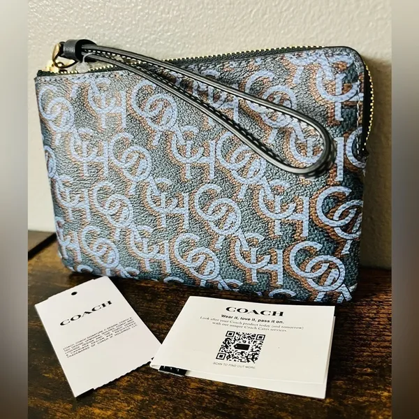 Coach Navy Monogram Corner Zip Wristlet Gold Hardware NWT - Image 4