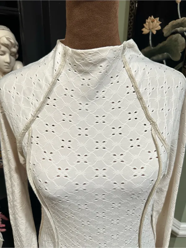 Urban Outfitters Mock Turtleneck Structured Long Sleeve – Size Medium - Image 2