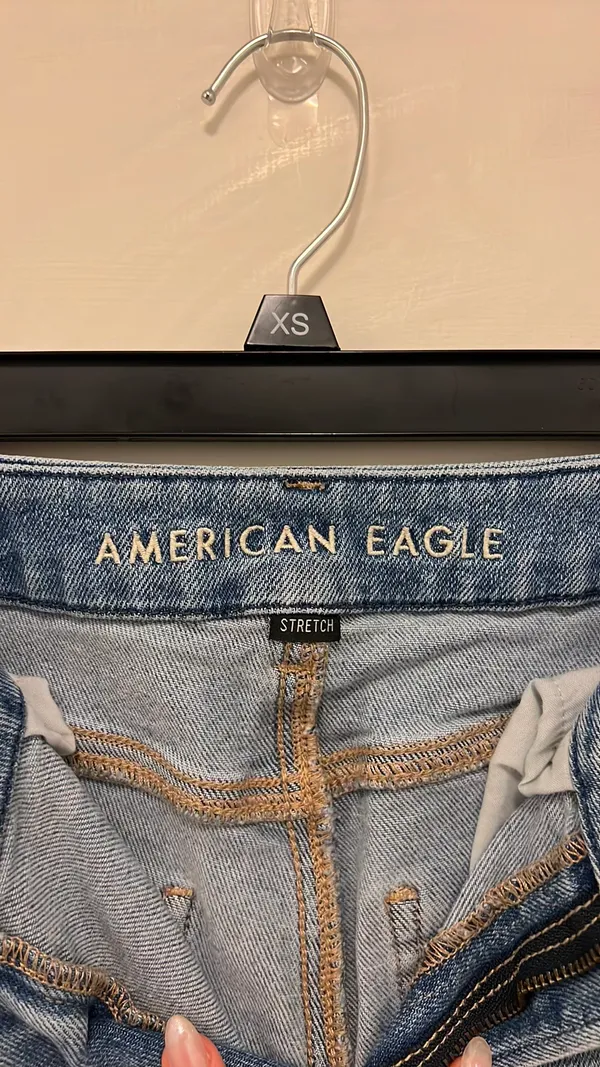 American Eagle Outfitters Curvy Mom Jeans - Image 5