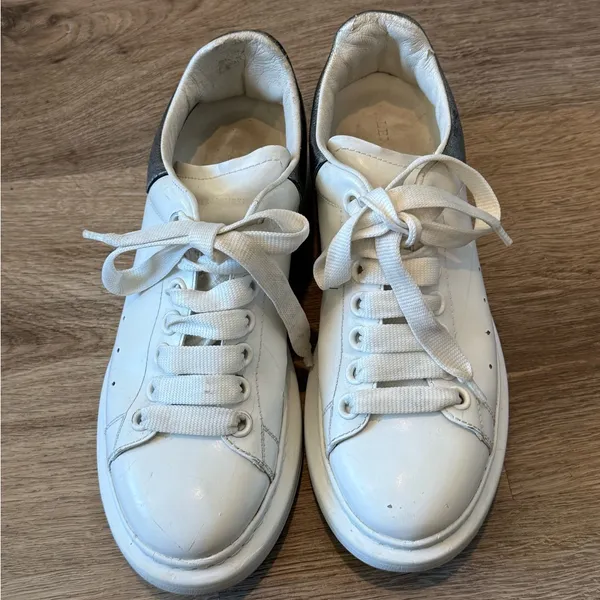 Sneakers - Image 2