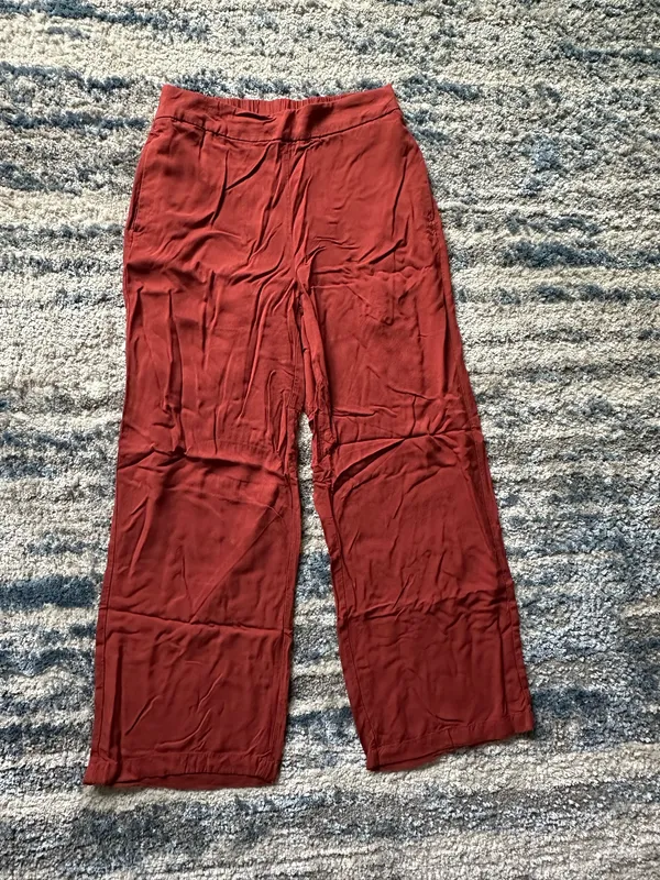 Old Navy Linen Pants - Image 4