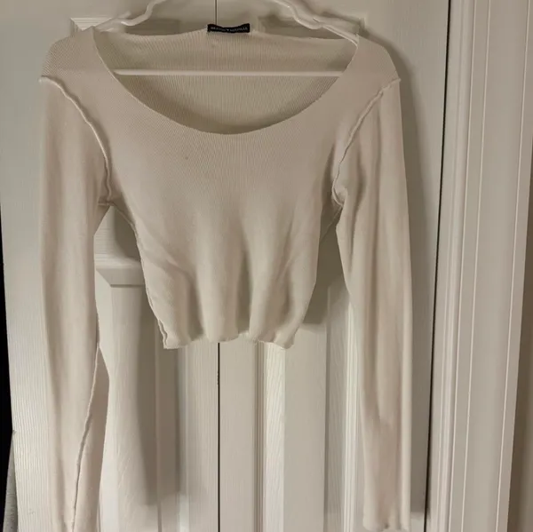 Brandy Melville White Long Sleeve - Image 2