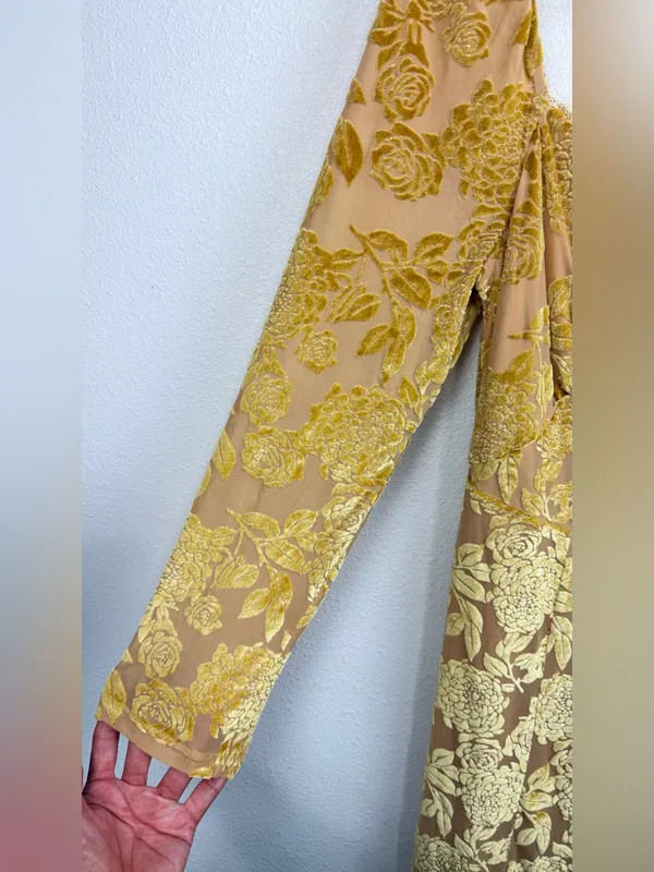 RIHOAS NWT Mustard/Gold Lace detail Floral Velvet Overlay Mesh Midi Dress Size M - Image 3