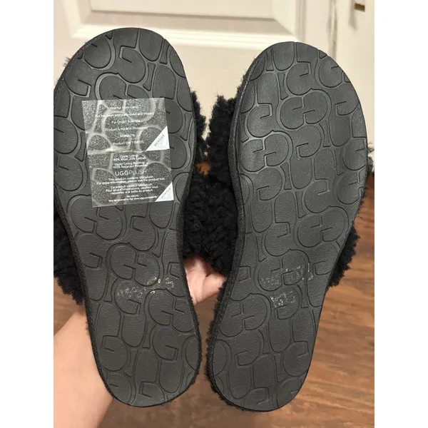 UGG‎ Black Maxi Curly Scufetta Shearling Slipper Cozy Lounge Minimalist - Image 4