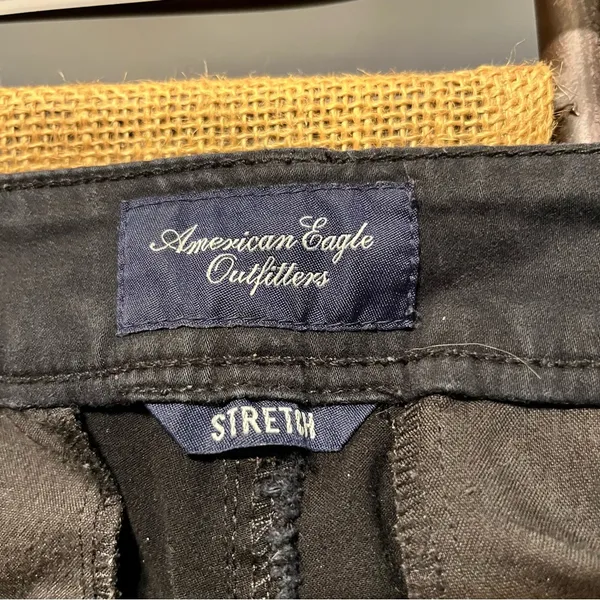 American Eagle Women's Black Shorts - Image 4