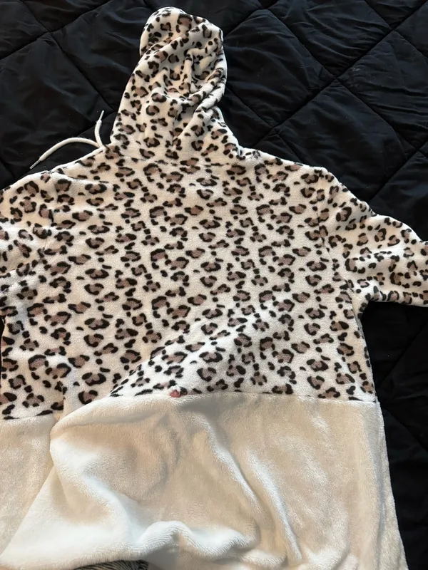 {SHEIN} Cozy Fuzzy Sherpa Leopard Cheetah Print Hoodie Pullover - Image 6