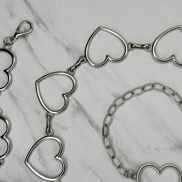 Open Heart Silver Tone Chain Belt One Size (OS) ✨ - Image 9