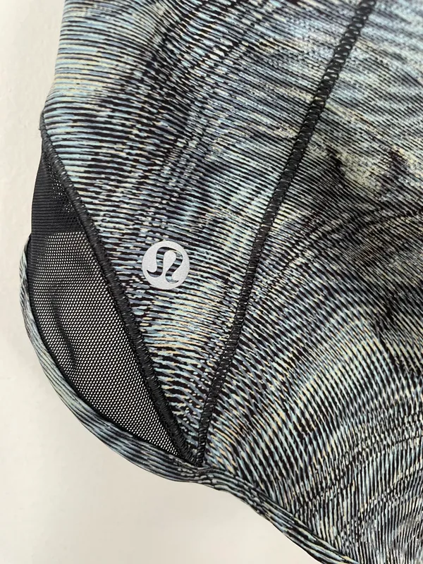 Lululemon Hotty Hot Low Rise Short 4" Dimensional Icing Blue Multi Black Size8 - Image 10